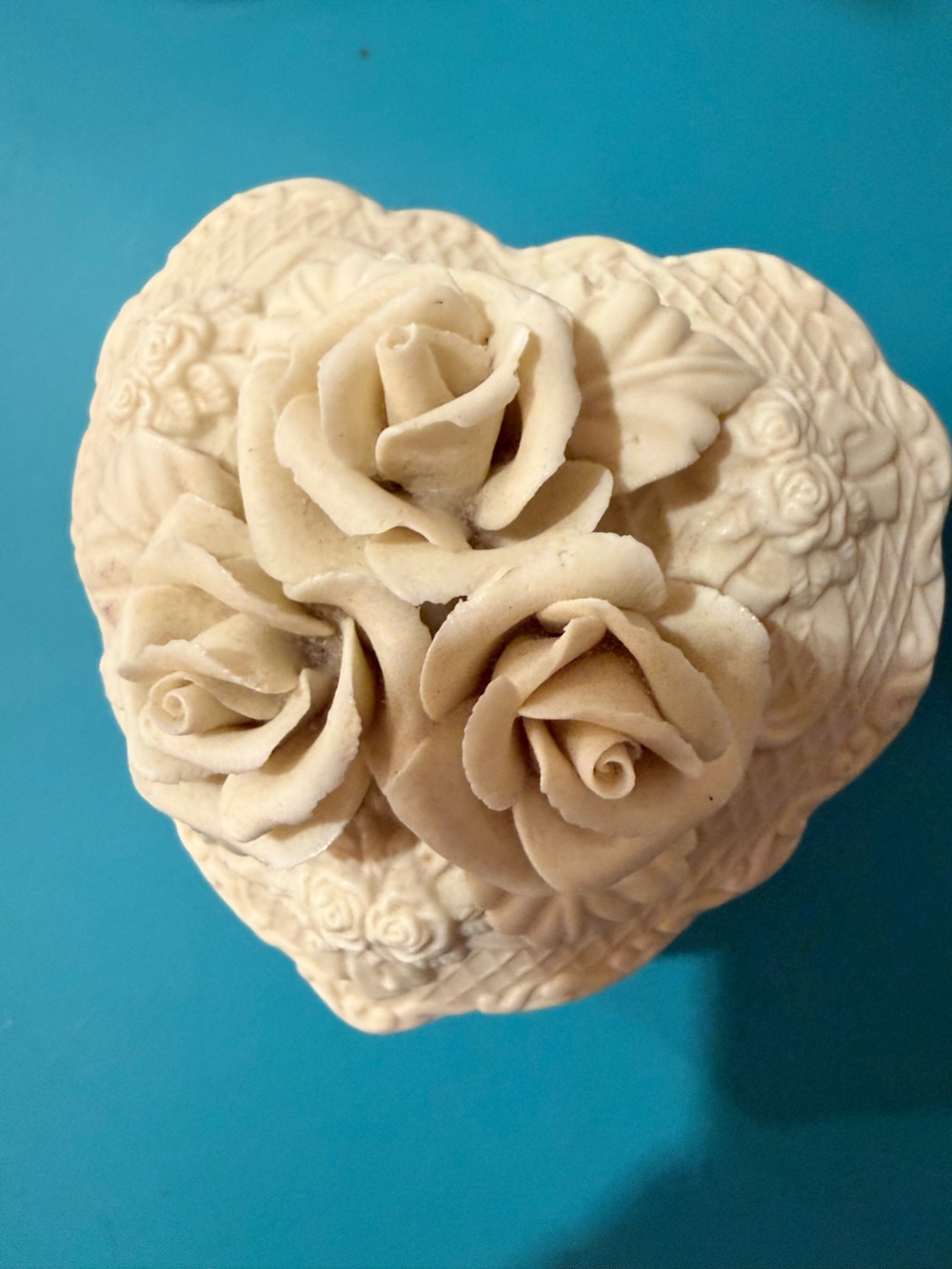 Cream Floral Rose Music Box